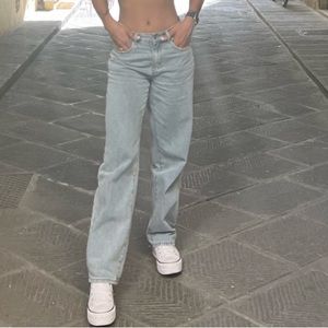 White Fox - Taking A Trip Mid Rise Straight Leg Jeans Blue Wash